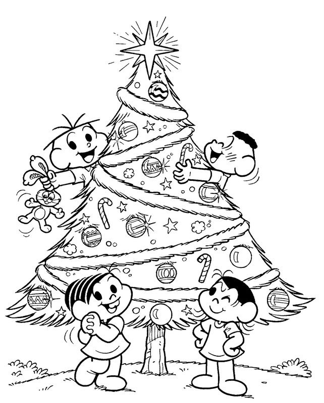 Desenho da Turma da Mônica decorando a árvore de Natal com bolas, estrelas e outros enfeites para imprimir e colorir.