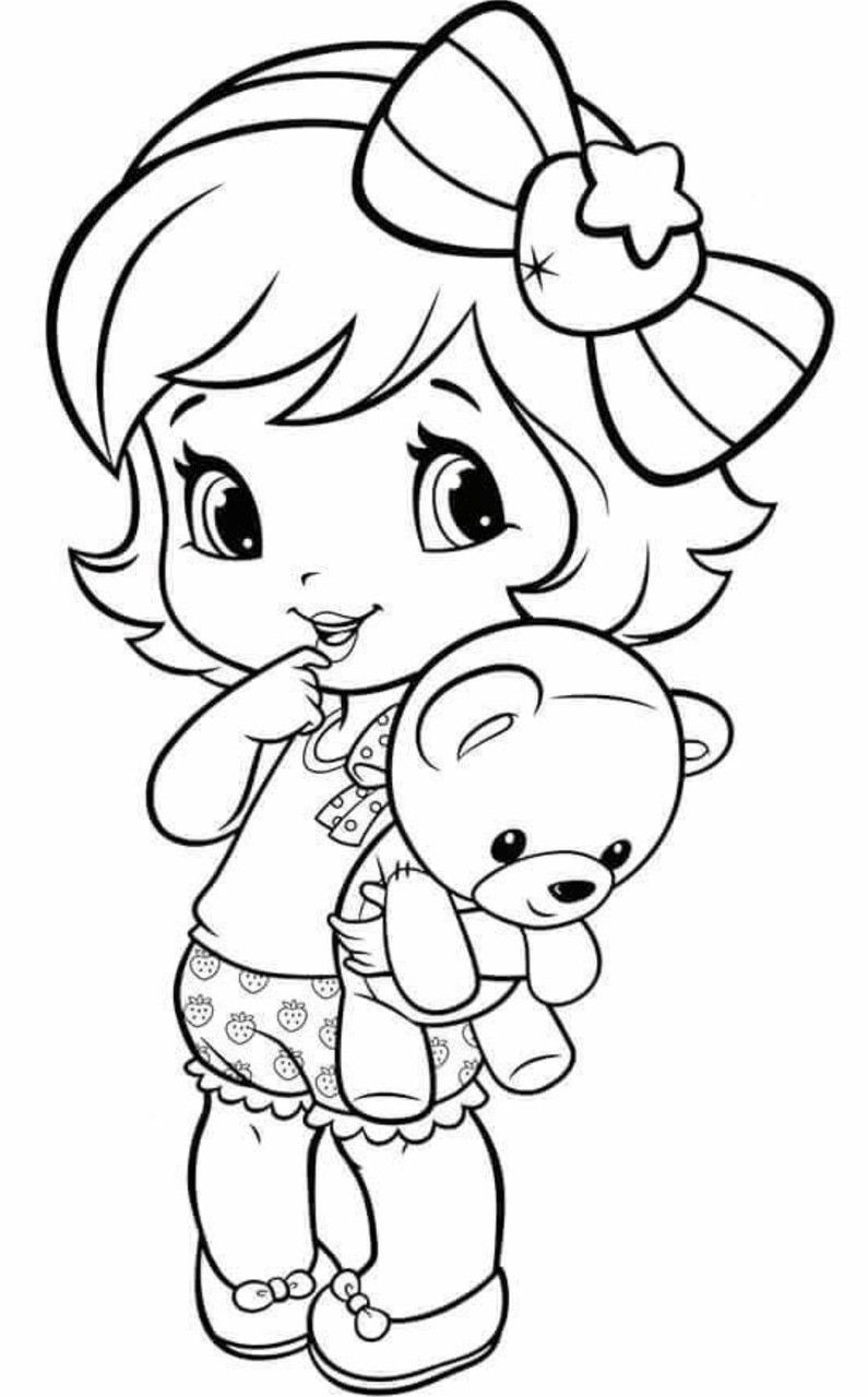Desenho da Moranguinho bebê segurando um ursinho de pelúcia, vestindo pijama com estampa de morangos para imprimir e colorir.