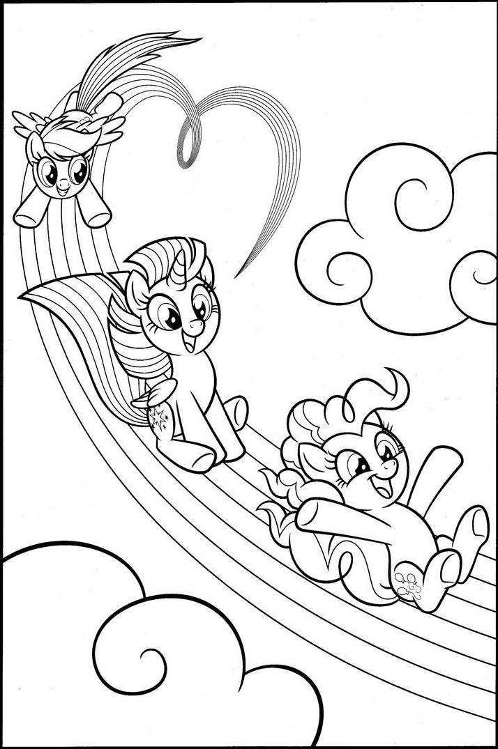 Desenho de My Little Pony com Rainbow Dash e amigas em um céu mágico, cheio de nuvens e corações, pronto para colorir e imprimir.