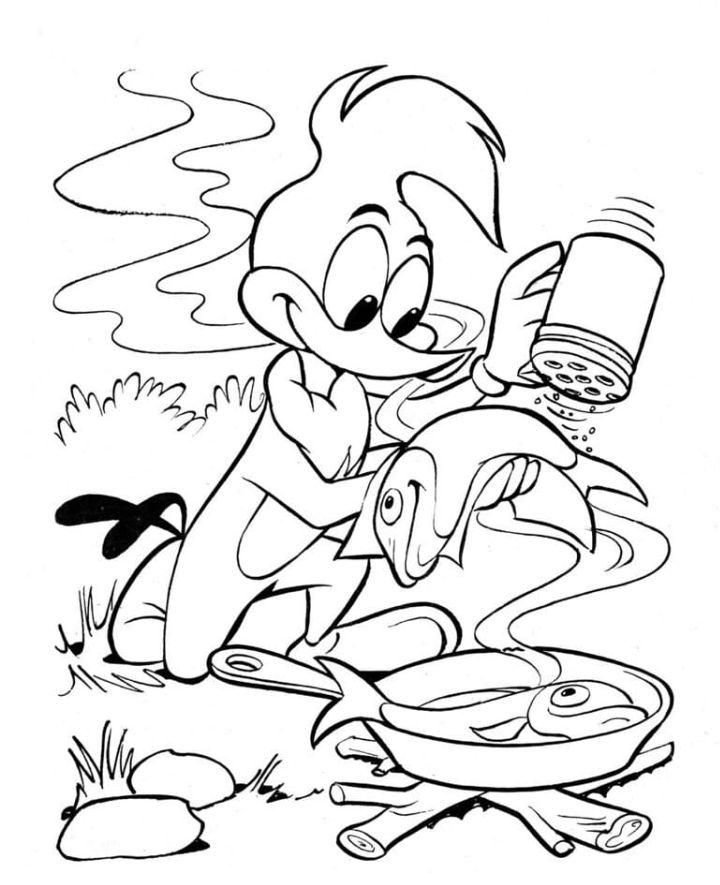 Desenho do Pica-Pau preparando um peixe com temperos perto de uma fogueira em um acampamento na floresta para imprimir e colorir.