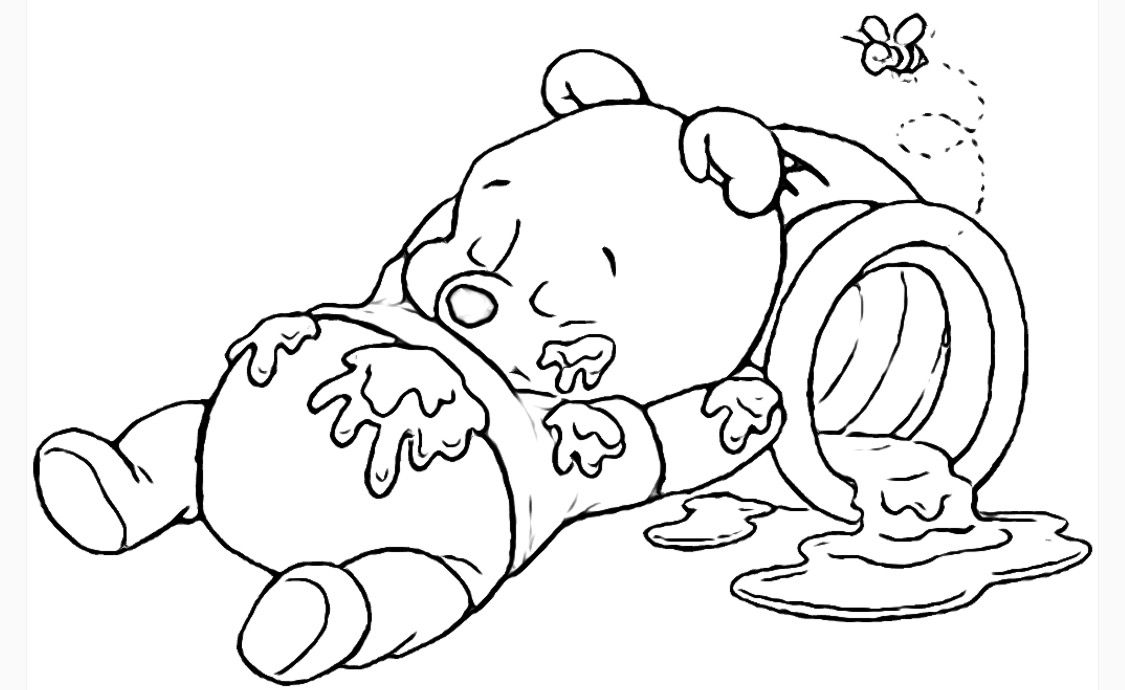 Desenho do Ursinho Pooh deitado e coberto de mel, com uma abelha voando e um pote de mel derramado para colorir.