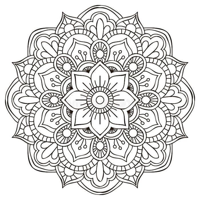 Desenho de uma mandala com padrão floral simétrico e formas geométricas para colorir, ideal para relaxamento e foco.